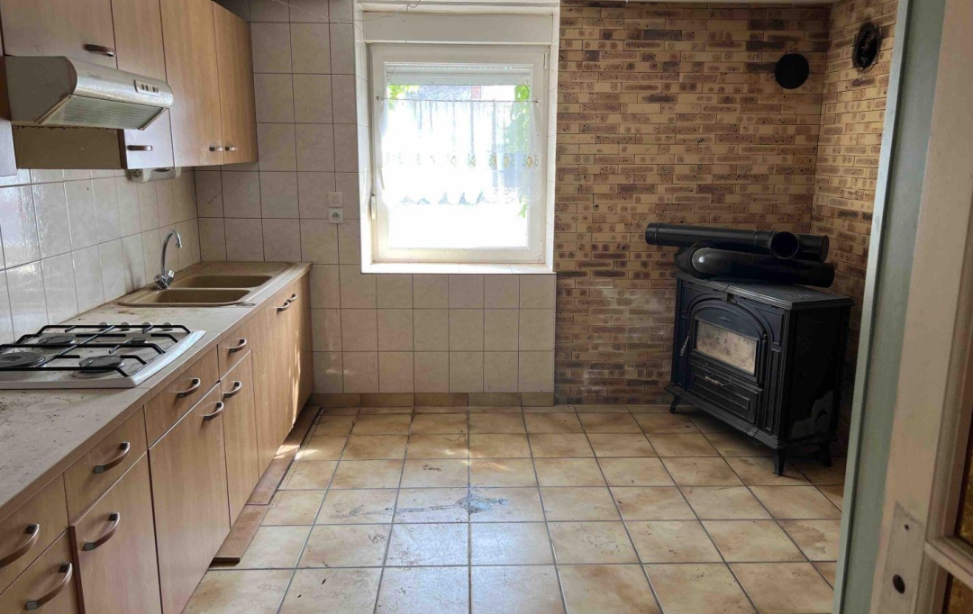P.B. IMMO : Maison / Villa | GUESSLING-HEMERING (57380) | 86 m2 | 30 000 € 
