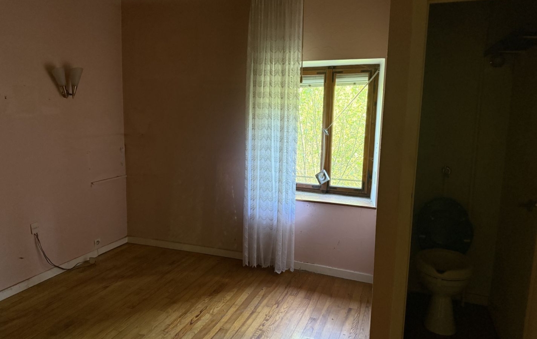 P.B. IMMO : Maison / Villa | FOLKLING (57600) | 87 m2 | 15 000 € 