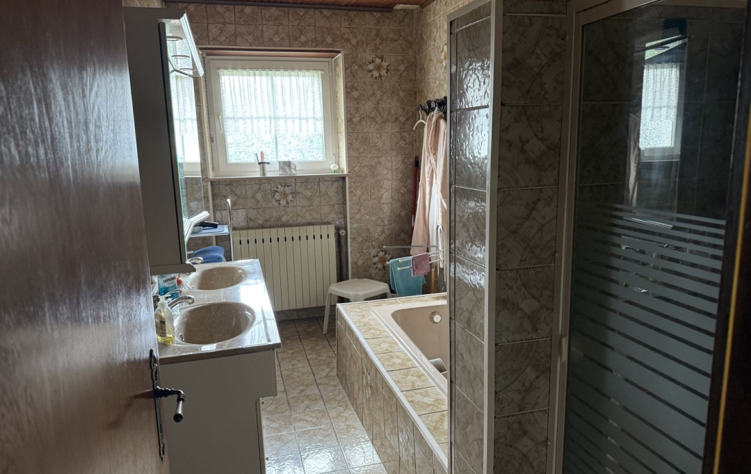 P.B. IMMO : Maison / Villa | HOLVING (57510) | 156 m2 | 228 000 € 